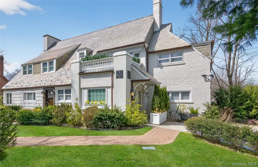 3 Beacon Hill Road, Port Washington, NY 11050 - #3