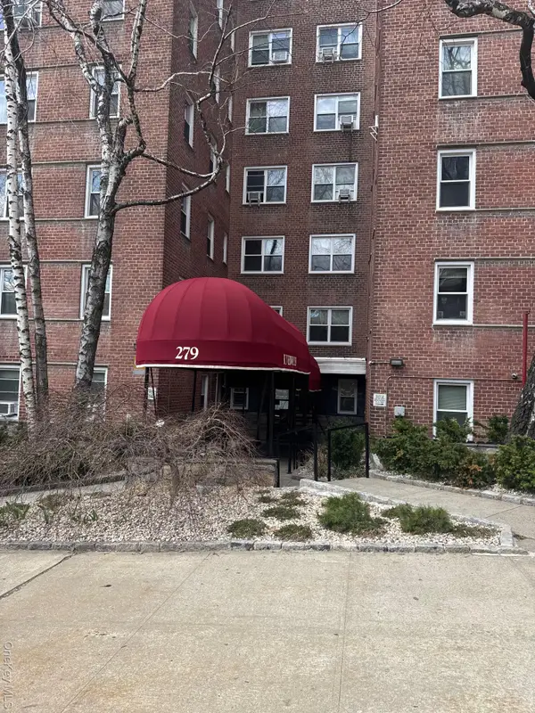 279 North Broadway Street #7E, Yonkers, NY 10701