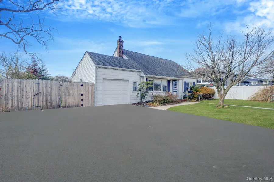 10 Clarence Street, Copiague, NY 11726 - #2