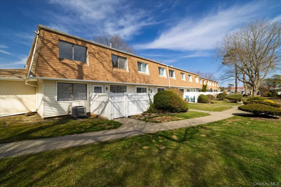 64 Storm Drive, Holtsville, NY 11742 - #2