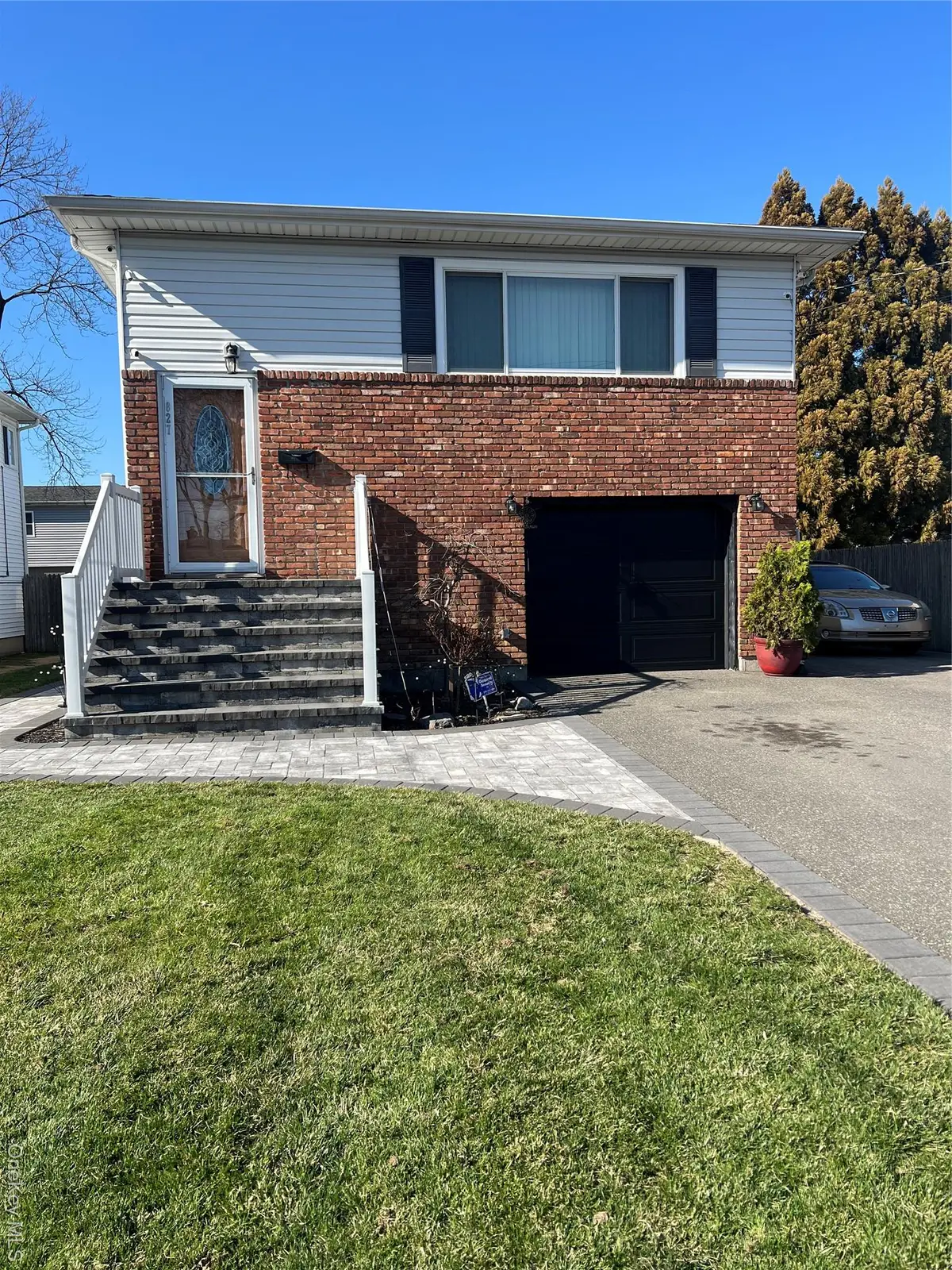 827 Bermuda Road, West Babylon, NY 11704 - #1