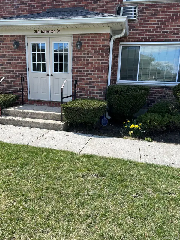 254 Edmunton Drive #K1 Edmunton Drive #k1 #K1, North Babylon, NY 11703
