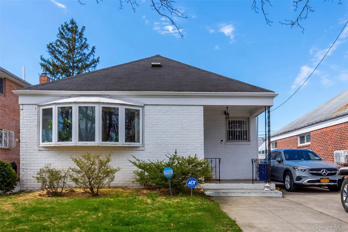 5312 Clearview Expressway, Oakland Gardens, NY 11364 - #1