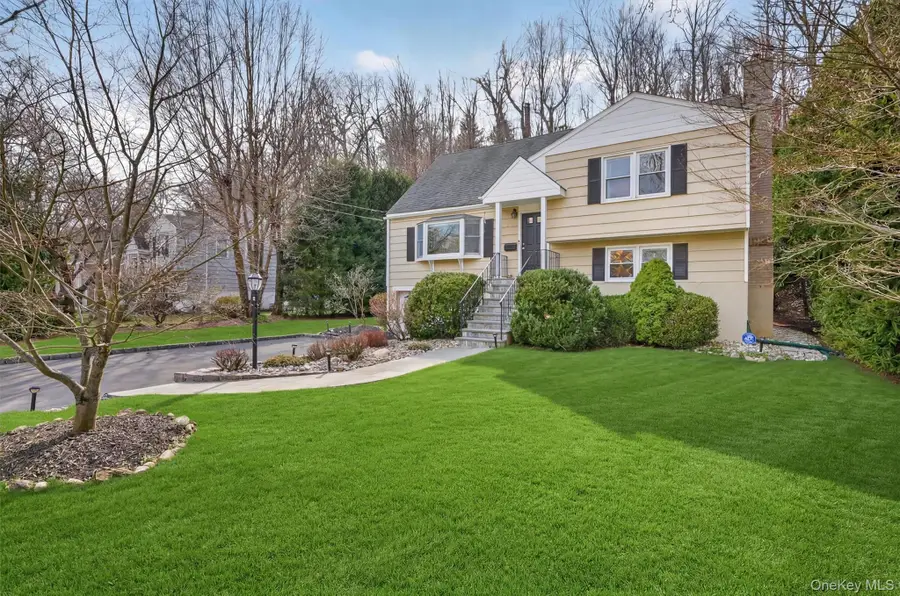 18 Clovebrook Road, Valhalla, NY 10595 - #3