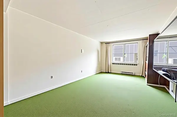 67-87 Booth Street #4C, Forest Hills, NY 11375