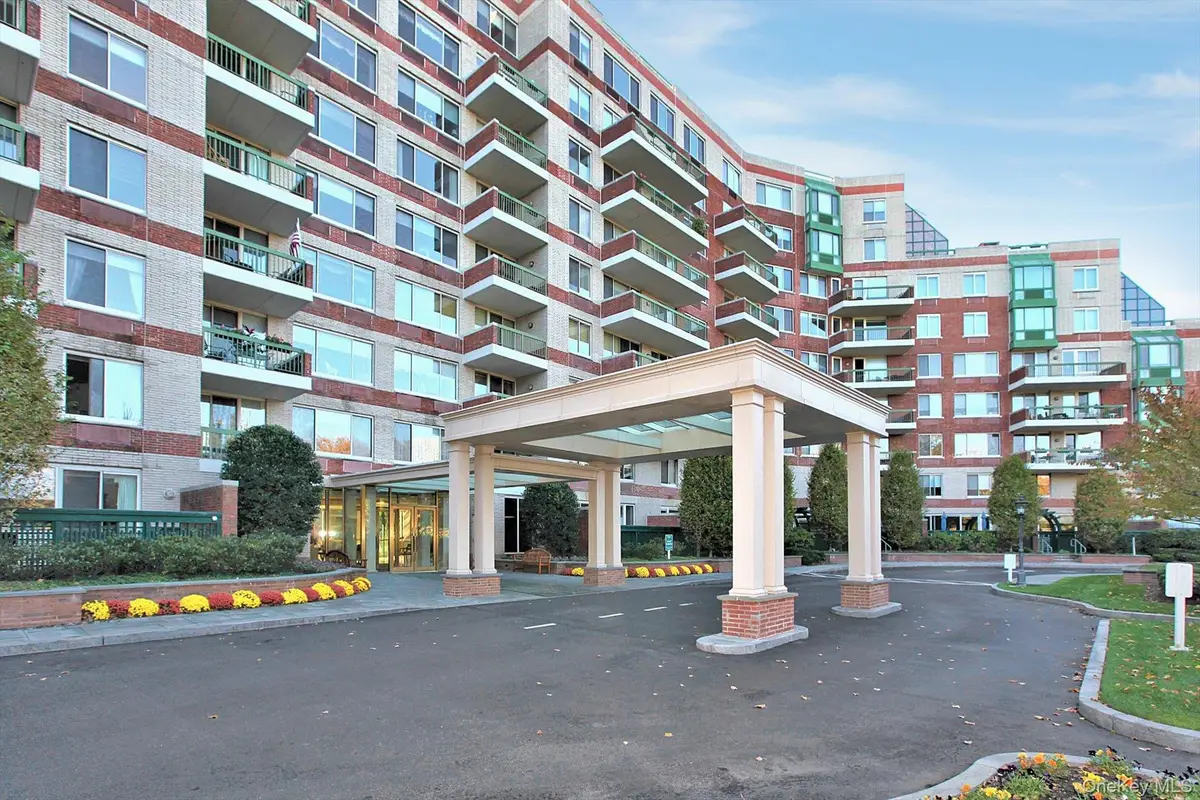 100 Hilton Avenue #M3, Garden City, NY 11530 - #1