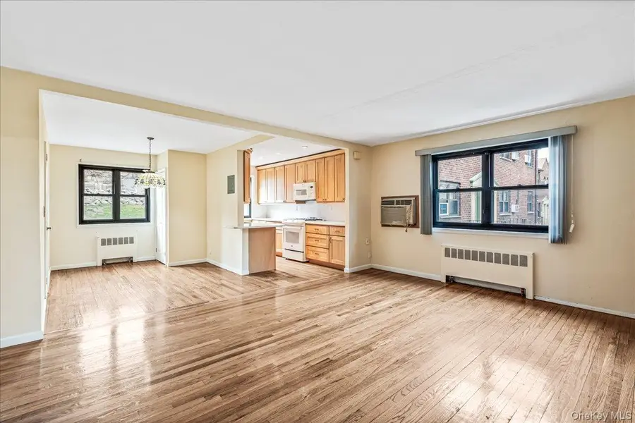 246-10 57 Drive #481, Douglaston, NY 11362 - #3