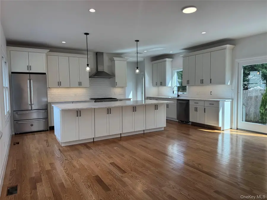 11 First Street, Glenwood Landing, NY 11547 - #2