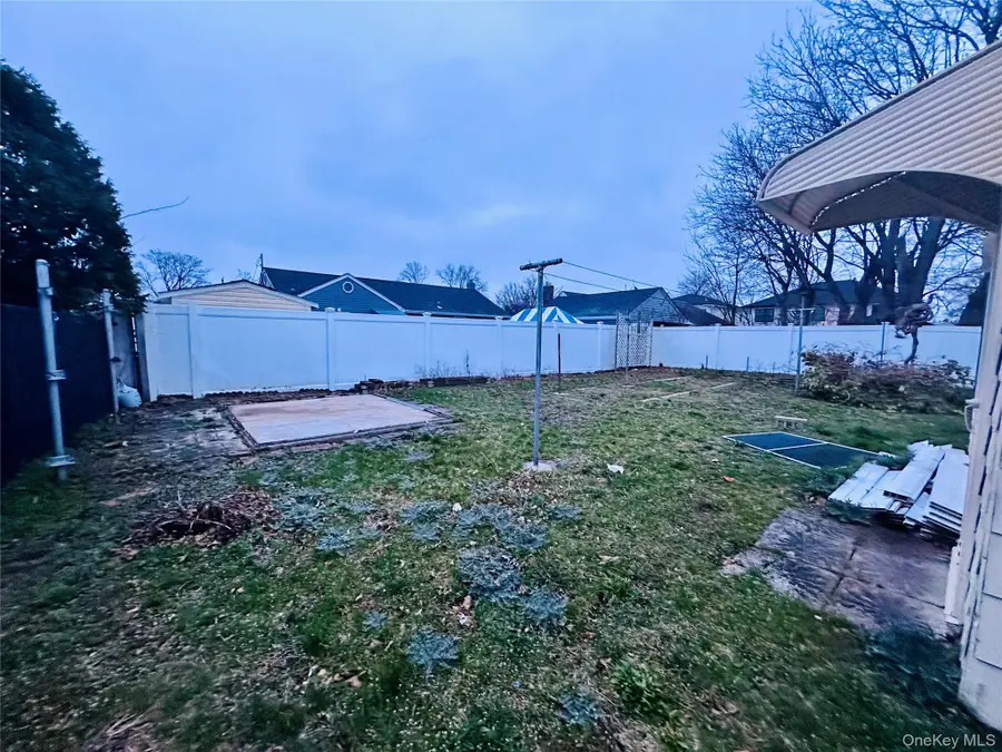 157 3rd Street, Hicksville, NY 11801 - #3