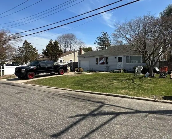 12 Glenwood Lane, Huntington, NY 11743