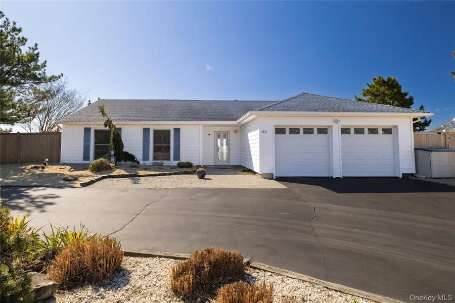 65 Shore Drive S, Copiague, NY 11726 - #2