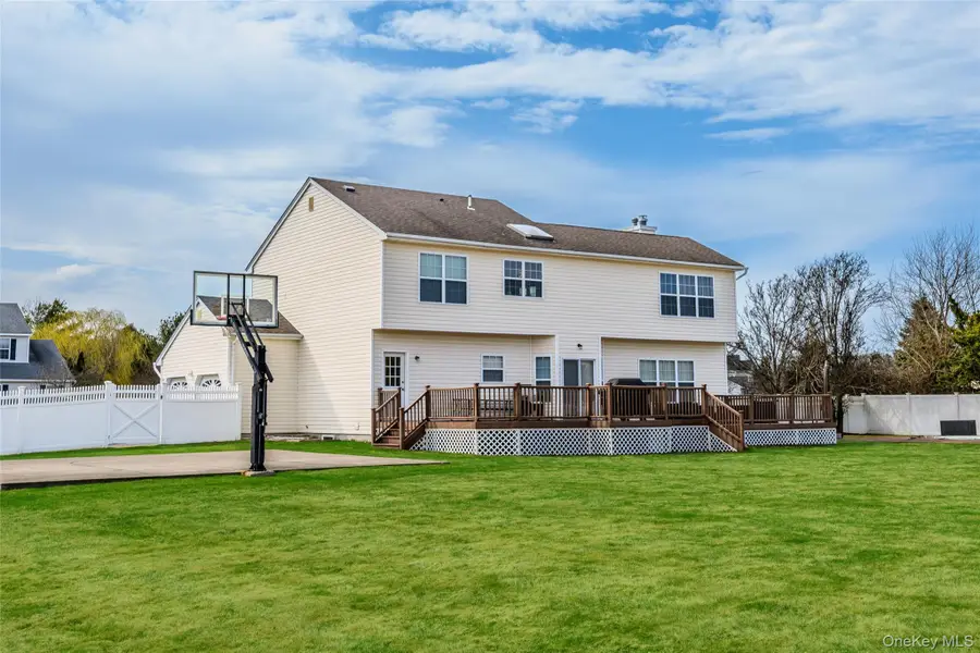 38 Sweetgum Lane, Miller Place, NY 11764 - #3