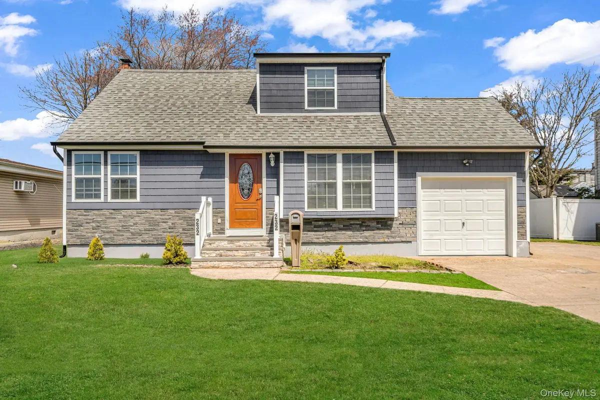 232 30th Street, Lindenhurst, NY 11757 - #1