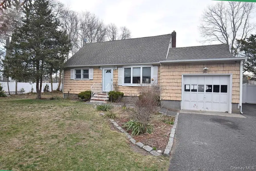 3 Windus Drive, Shirley, NY 11967 - #2