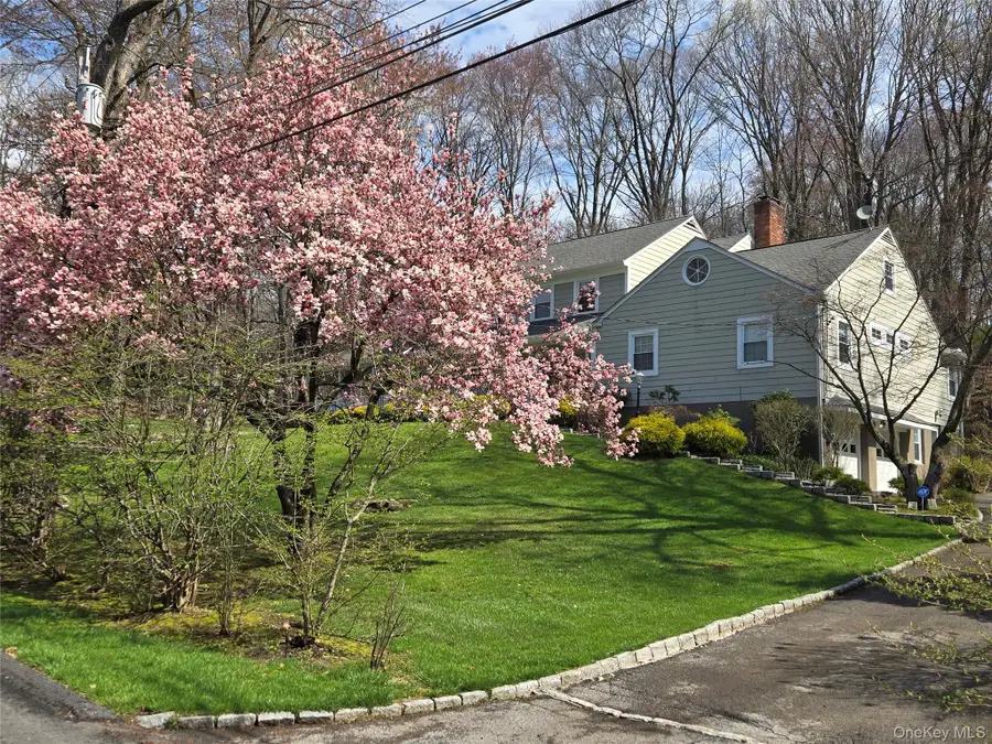 1 Hitching Post Lane, Chappaqua, NY 10514 - #3