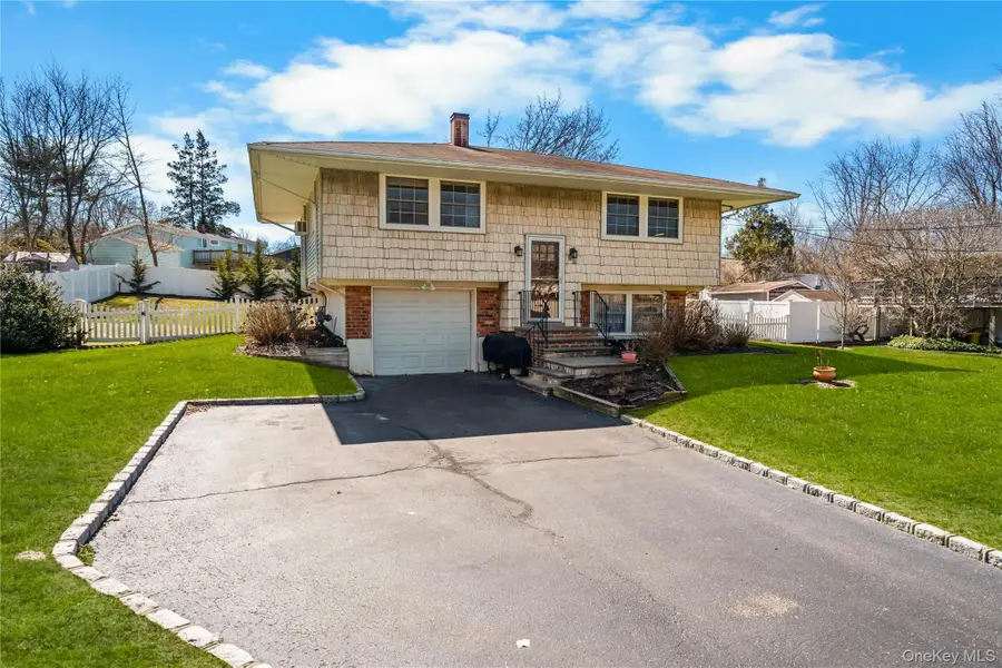 18 Lynx Lane, East Setauket, NY 11733 - #3