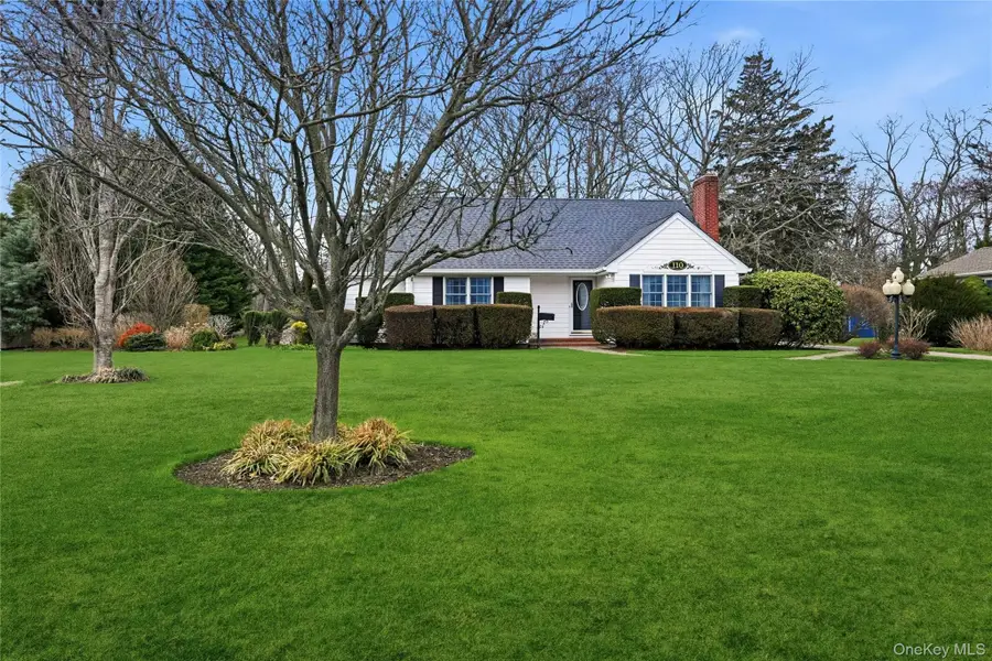 110 Macon Avenue, Sayville, NY 11782 - #2