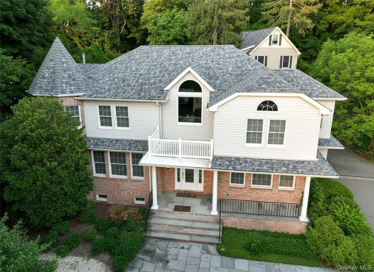 15 Church Street, Roslyn, NY 11576 - #1