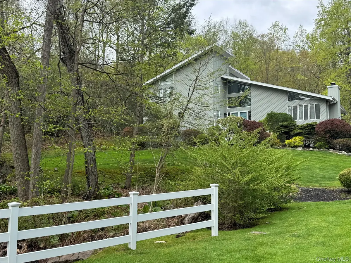 49 Chester Court, Cortlandt Manor, NY 10567 - #1