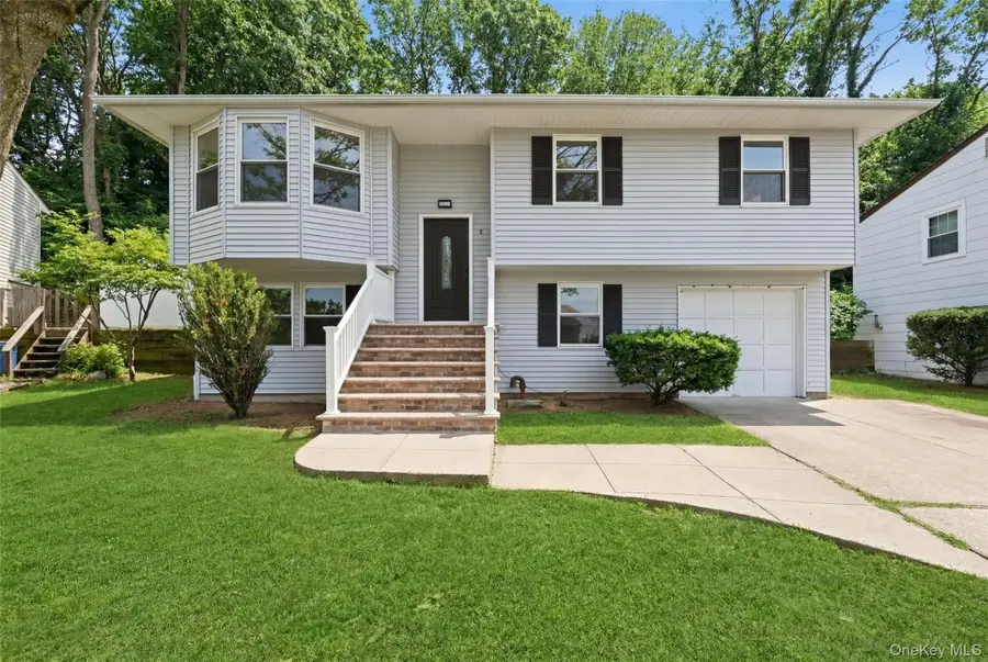 9 Harmony Lane, Glen Cove, NY 11542 - #2