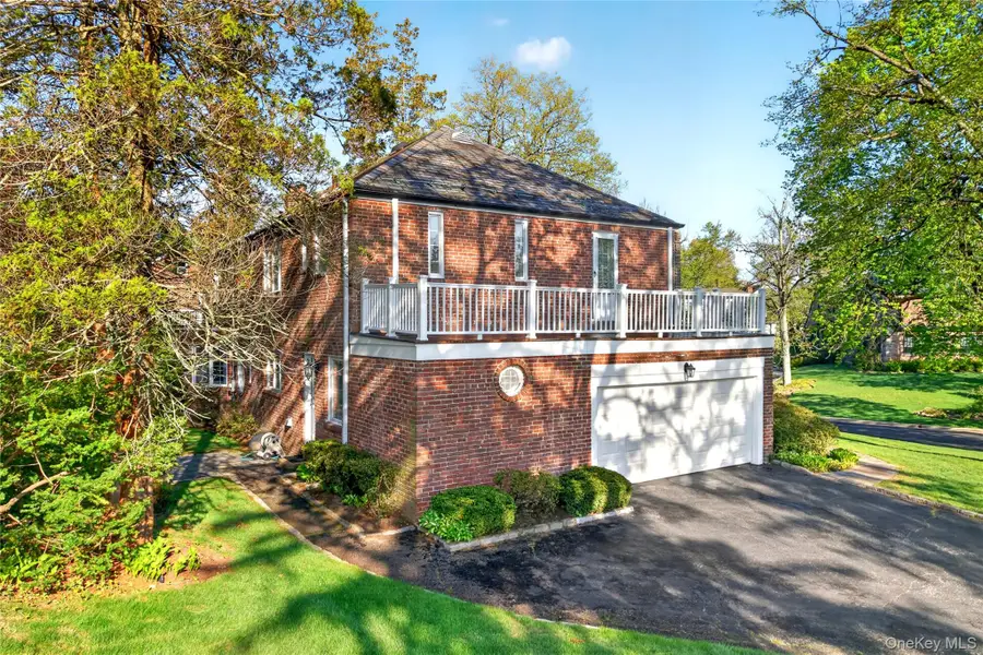 138 Payne Whitney Lane, Manhasset, NY 11030 - #3