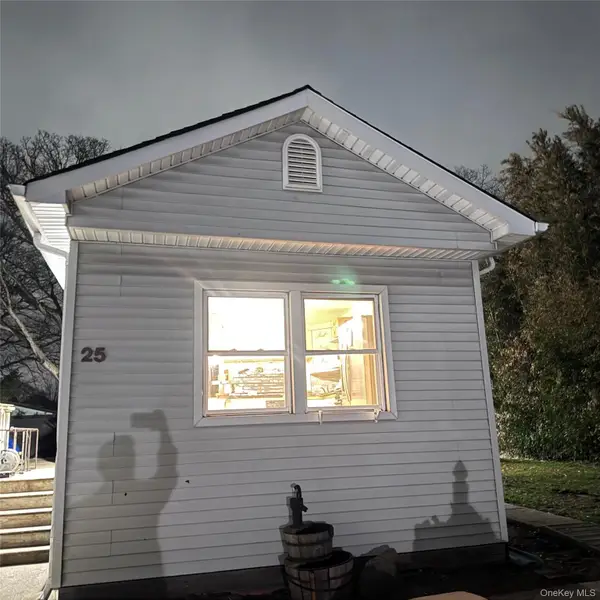 25 Buttercup Drive, Bohemia, NY 11716