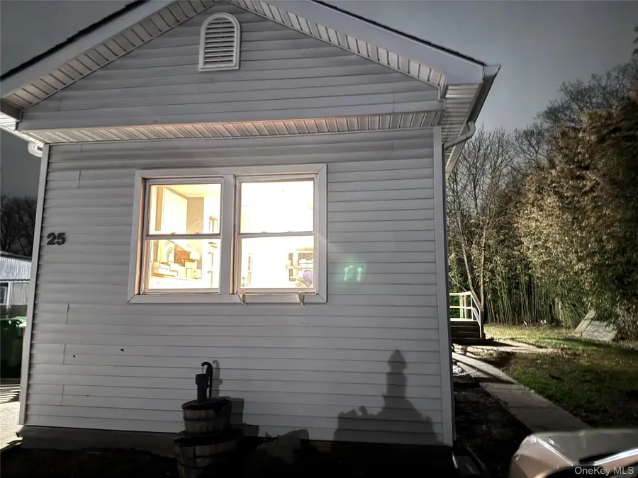 25 Buttercup Drive, Bohemia, NY 11716 - #2