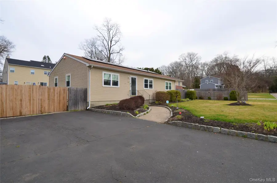 61 Manchester Road, Huntington, NY 11743 - #2