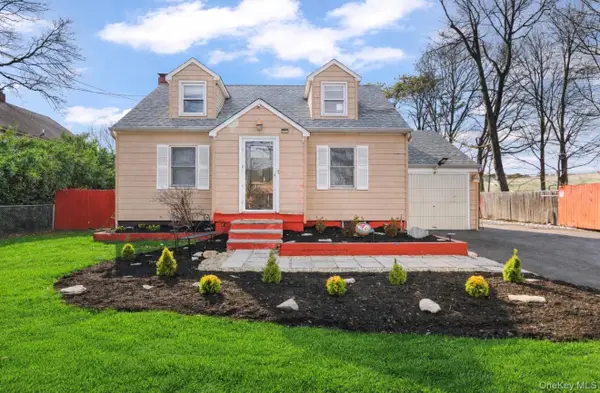 824 Lincoln Avenue, Bohemia, NY 11716