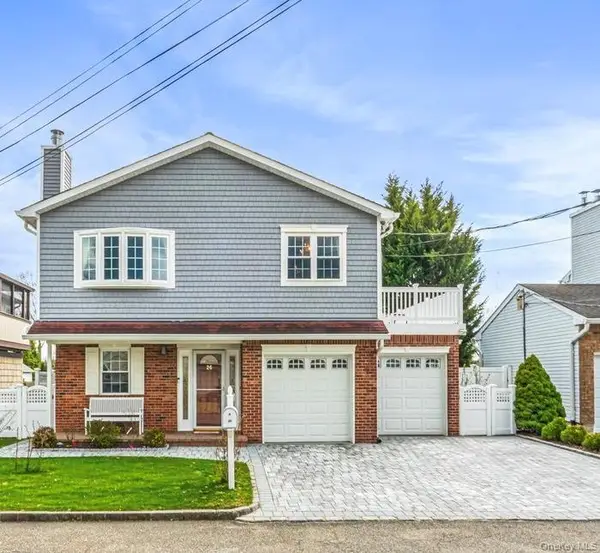 26 Violet Road, Bayville, NY 11709