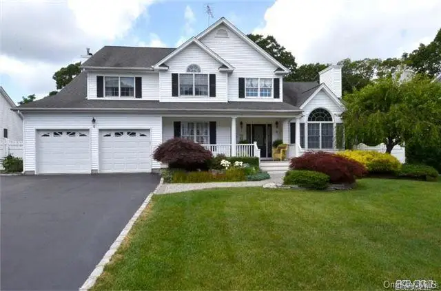 4 Rolling Wood Court, Hauppauge, NY 11788 - #1