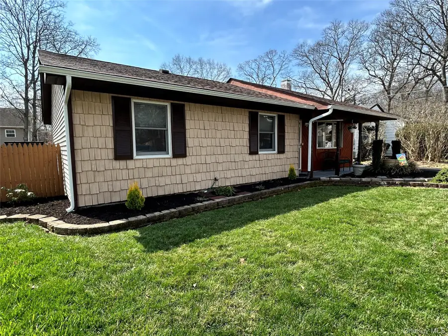 136 B Hampton Avenue, Mastic, NY 11950 - #3