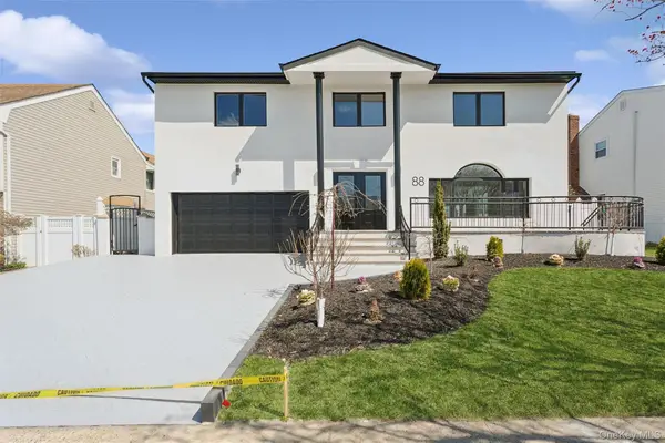 88 Mark Lane, Atlantic Beach, NY 11509