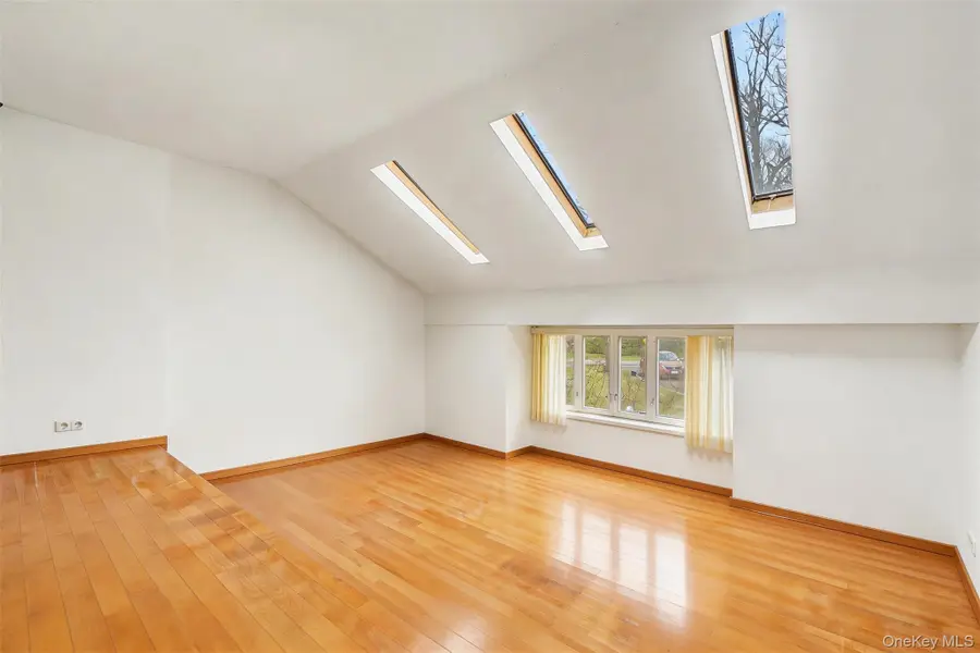 71 Horace Harding Boulevard, Great Neck, NY 11020 - #3