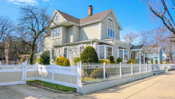 93-44 224th St, Queens Village, NY 11428