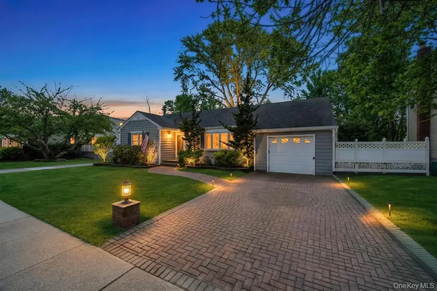 990 Thomas Avenue, Baldwin, NY 11510 - #3