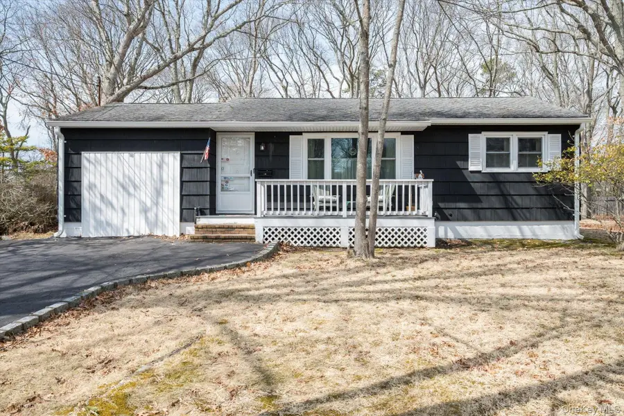 18 Maple Avenue, Bellport, NY 11713 - #2