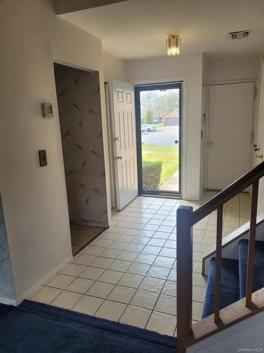 174 Melanie Way, Commack, NY 11725 - #2