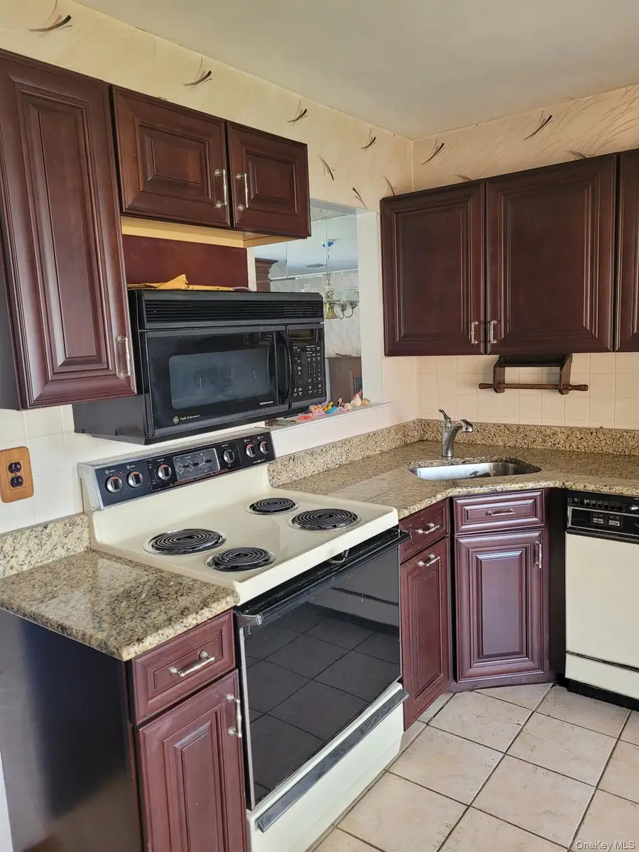 174 Melanie Way, Commack, NY 11725 - #3