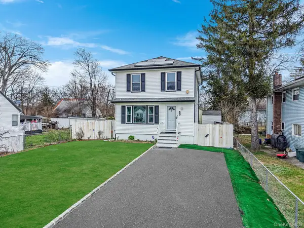 Address Withheld By Seller, Wyandanch, NY 11798