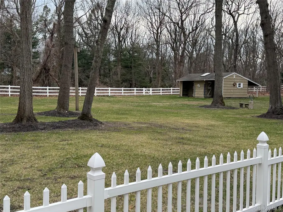 14 Blueberry Ridge Road, Setauket, NY 11733 - #2