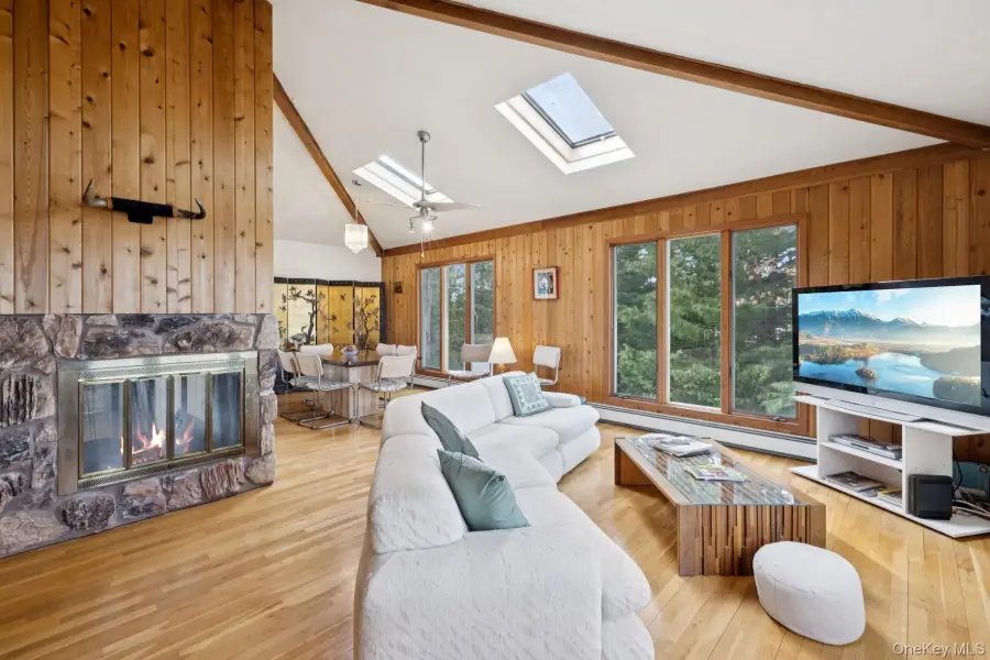 10 Harbor Road, Hampton Bays, NY 11946 - #3