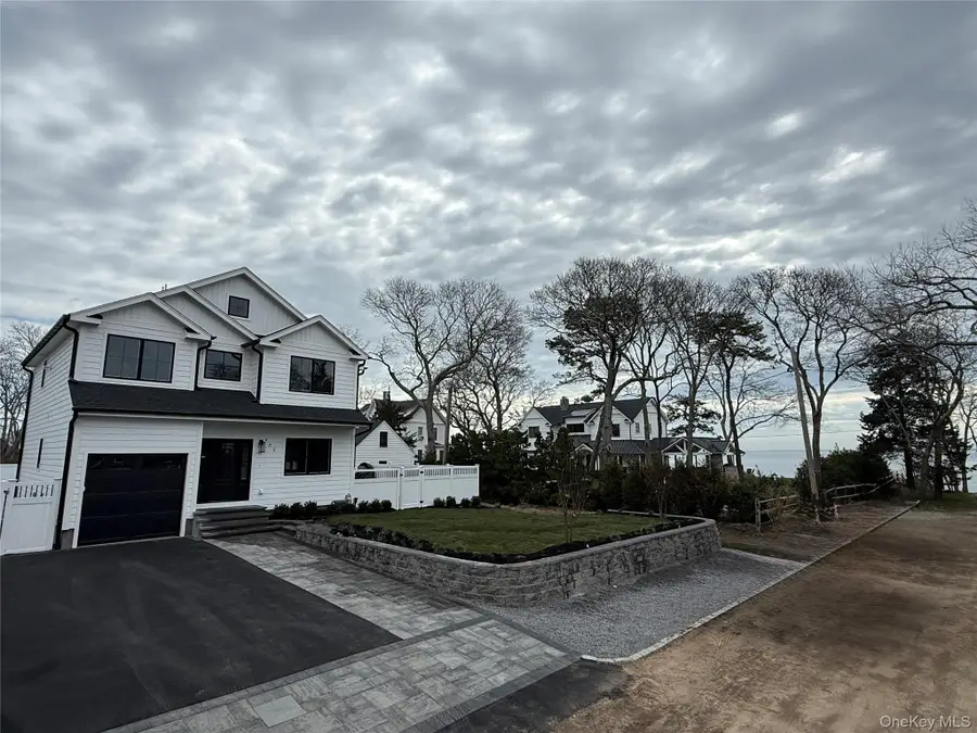 405 S Oakwood Drive, Laurel, NY 11948 - #3