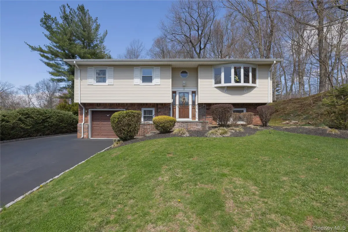 196 E Townline Road, West Nyack, NY 10994 - #1