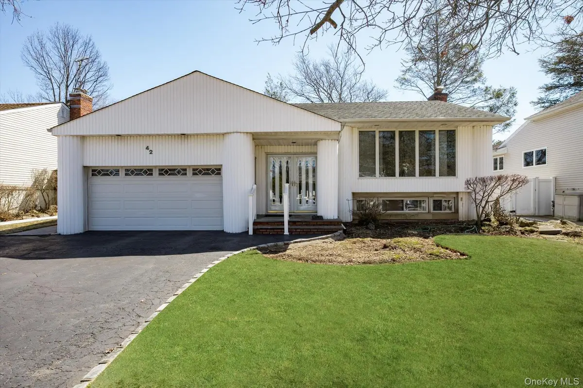 42 Netto Lane, Plainview, NY 11803 - #1