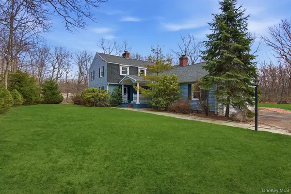 7 E Gate Lane, Setauket, NY 11733