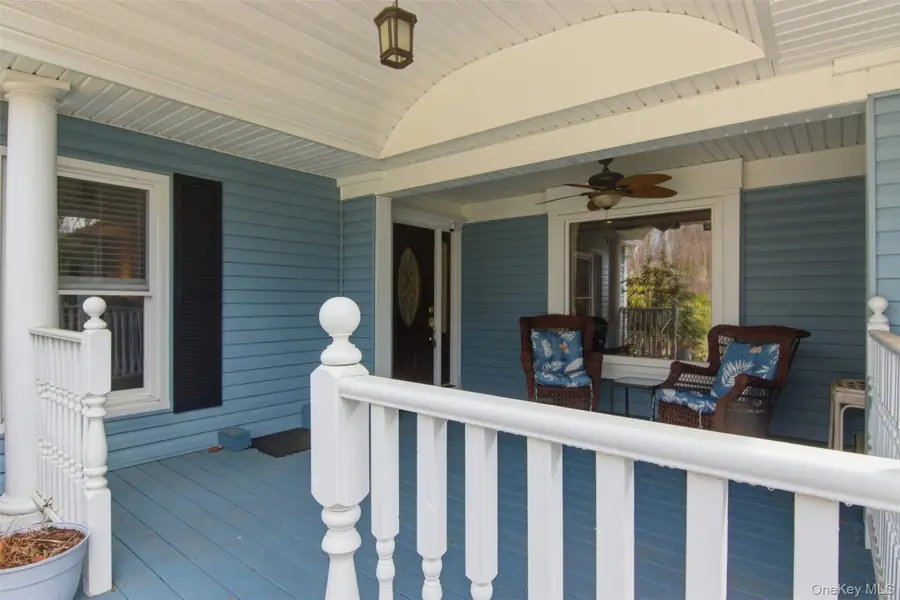 7 E Gate Lane, Setauket, NY 11733 - #3