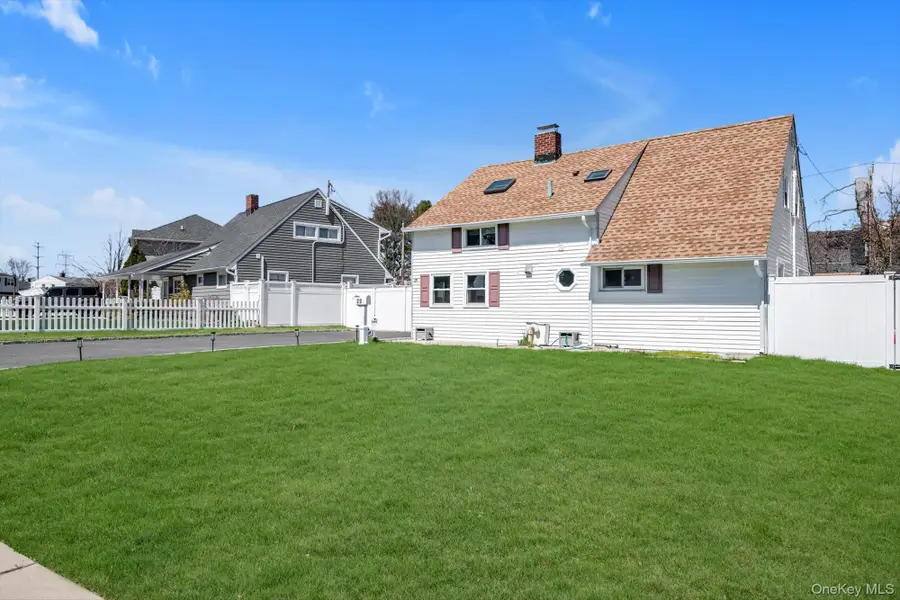 29 Cutter Lane, Levittown, NY 11756 - #2