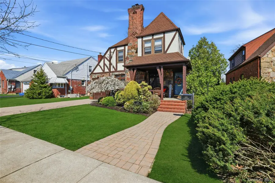 628 Concord Avenue, Williston Park, NY 11596 - #2