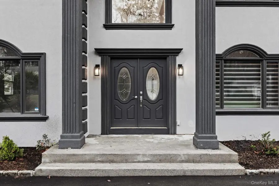 18 Wellington Road, Greenvale, NY 11548 - #2